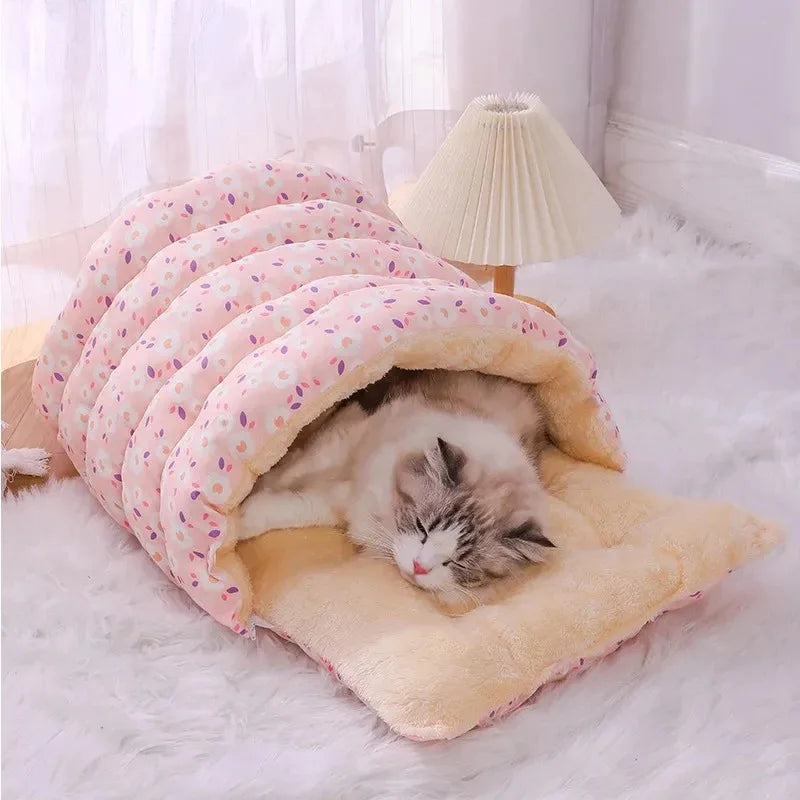 Warm Winter Cat Bed – Cozy Plush Sleeping Cushion for Kittens & Small Dogs