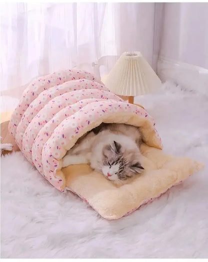 Warm Winter Cat Bed – Cozy Plush Sleeping Cushion for Kittens & Small Dogs